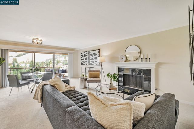 $774,950 | 4021 Terra Granada Drive, Unit 1B, Walnut Creek, CA 94595