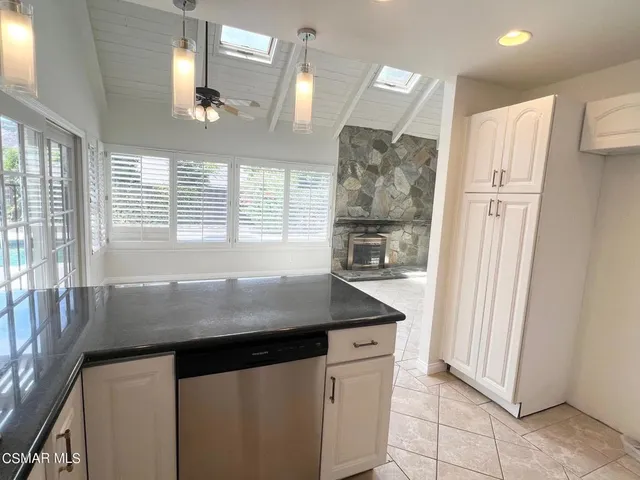 $4,300 | 3077 Saddleback Court, Thousand Oaks, CA 91360