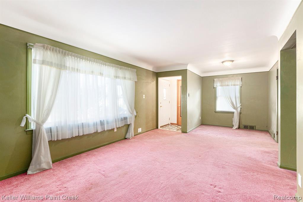 7258 Helen Street Center Line, MI 48015 - Photo 2 of 17