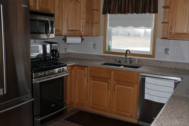 9392 Grafton Road Carleton, MI 48117 - Photo 7 of 19 KITCHEN