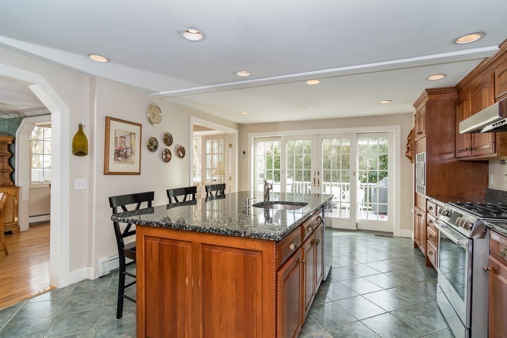 3 Sprague Road Wellesley, MA 02481 - Photo 4 of 24 Gallery Image 4
