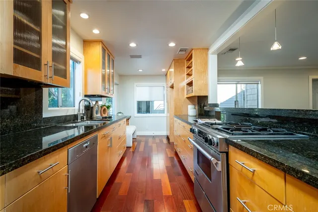 $899,000 | 302 West Loraine Street, Unit 4, Glendale, CA 91202