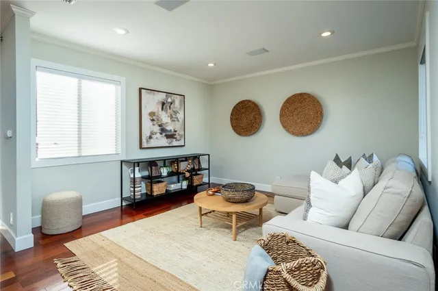 $899,000 | 302 West Loraine Street, Unit 4, Glendale, CA 91202