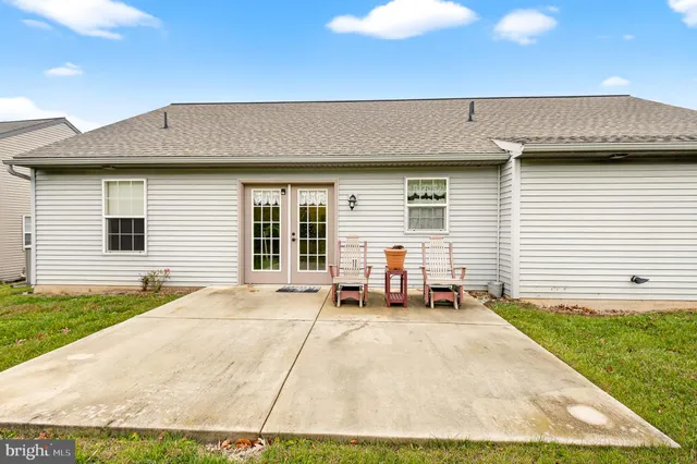 $384,900 | 926 Sweetbay Lane, Lebanon, PA 17046