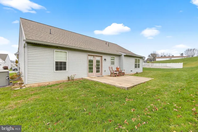 $384,900 | 926 Sweetbay Lane, Lebanon, PA 17046