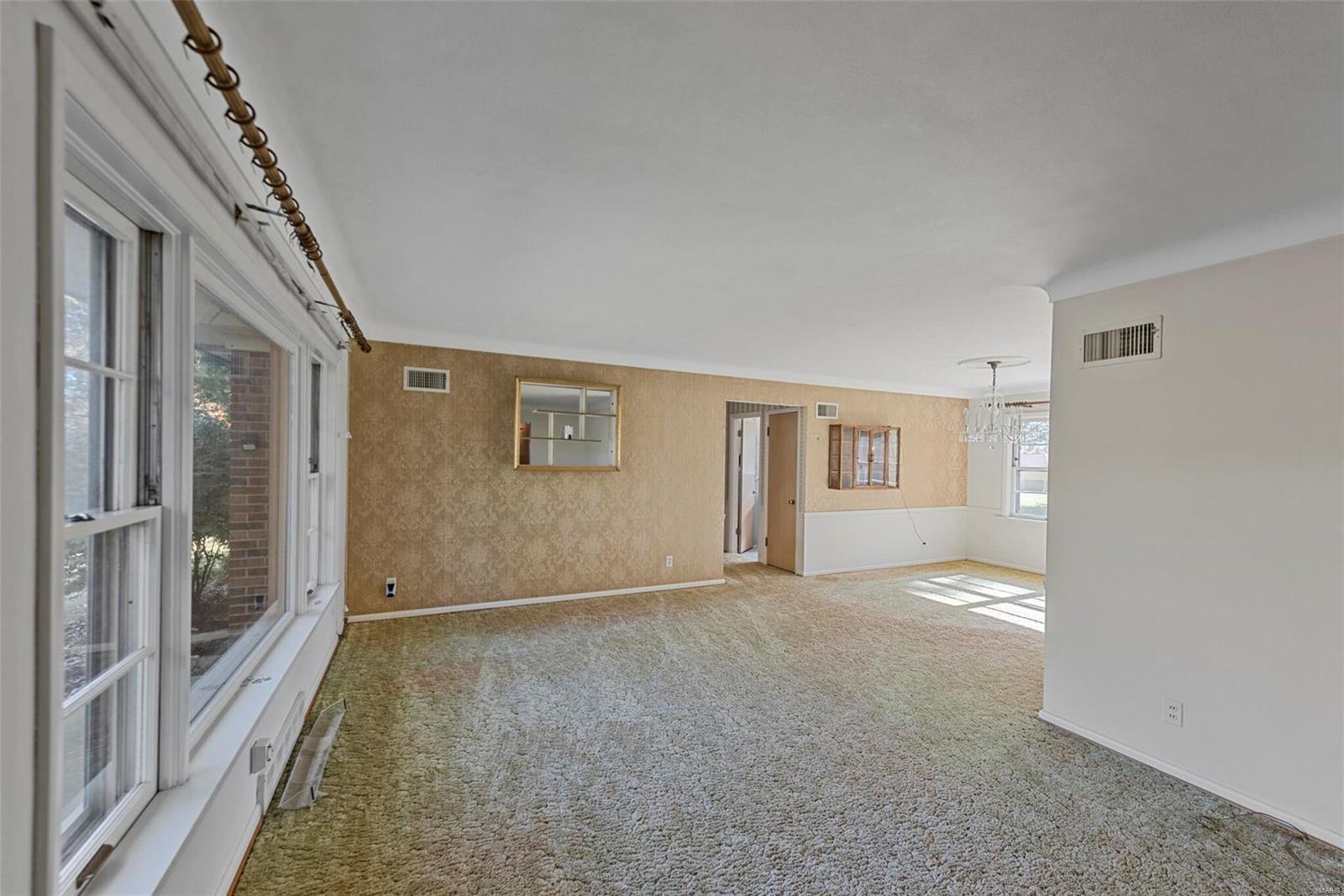 2404 Fair Acres Road St. Louis, MO 63136 - Photo 4 of 39 Gallery Image 4