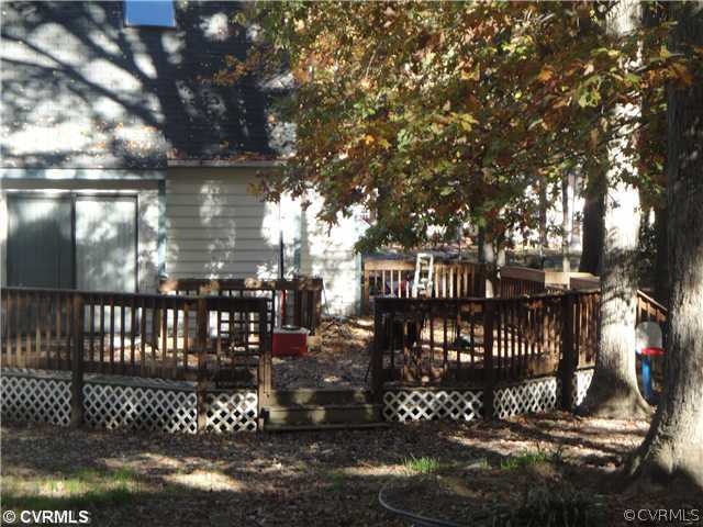 Exterior Back - Large Deck - Excellent for enterta