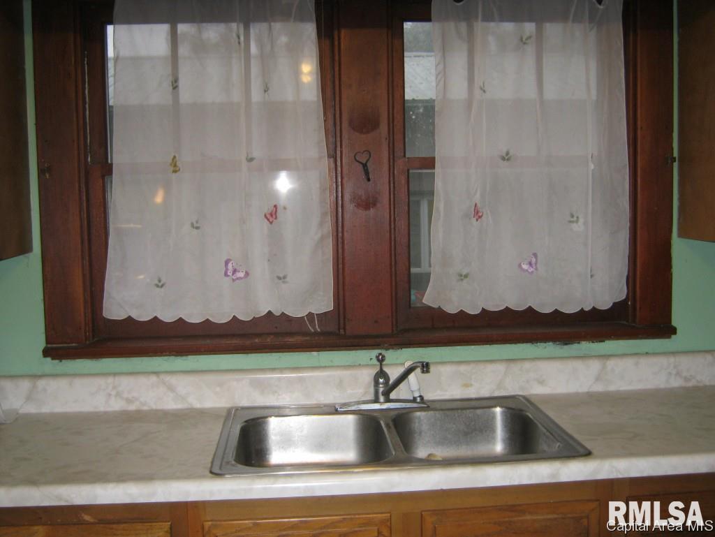 127 East Sangamon Avenue Springfield, IL 62702 - Photo 5 of 19 Gallery Image 5