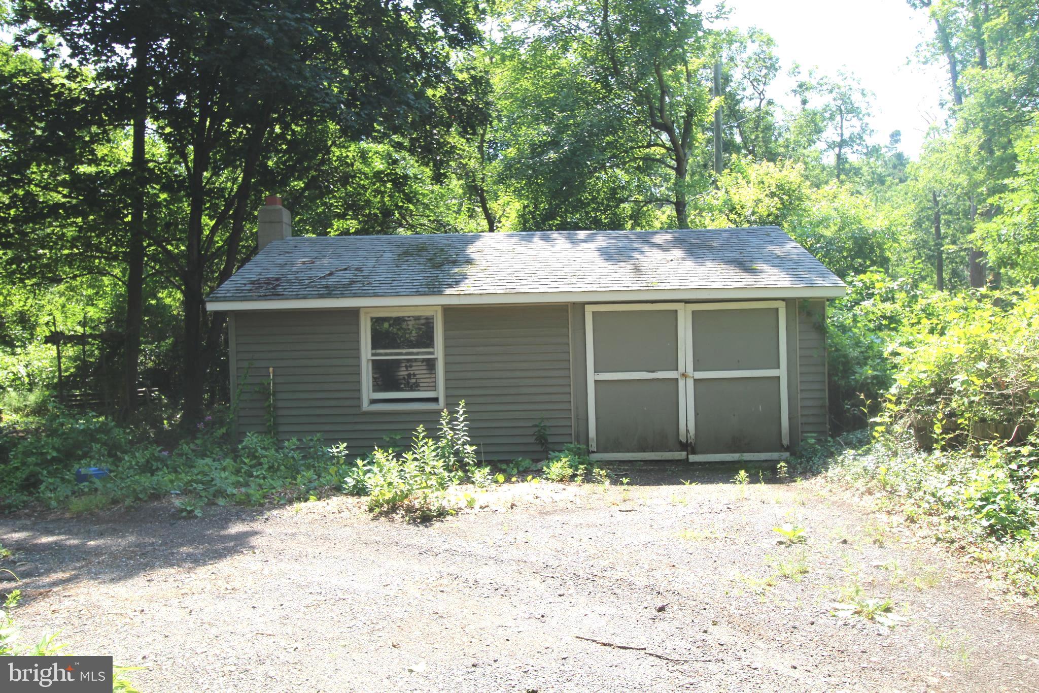 261 Highway 54 Buena, NJ 08310 - Photo 12 of 15 Garage
