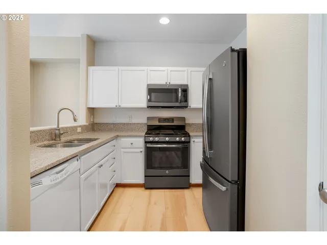 $365,000 | 913 Southeast Handel Place, Hillsboro, OR 97123