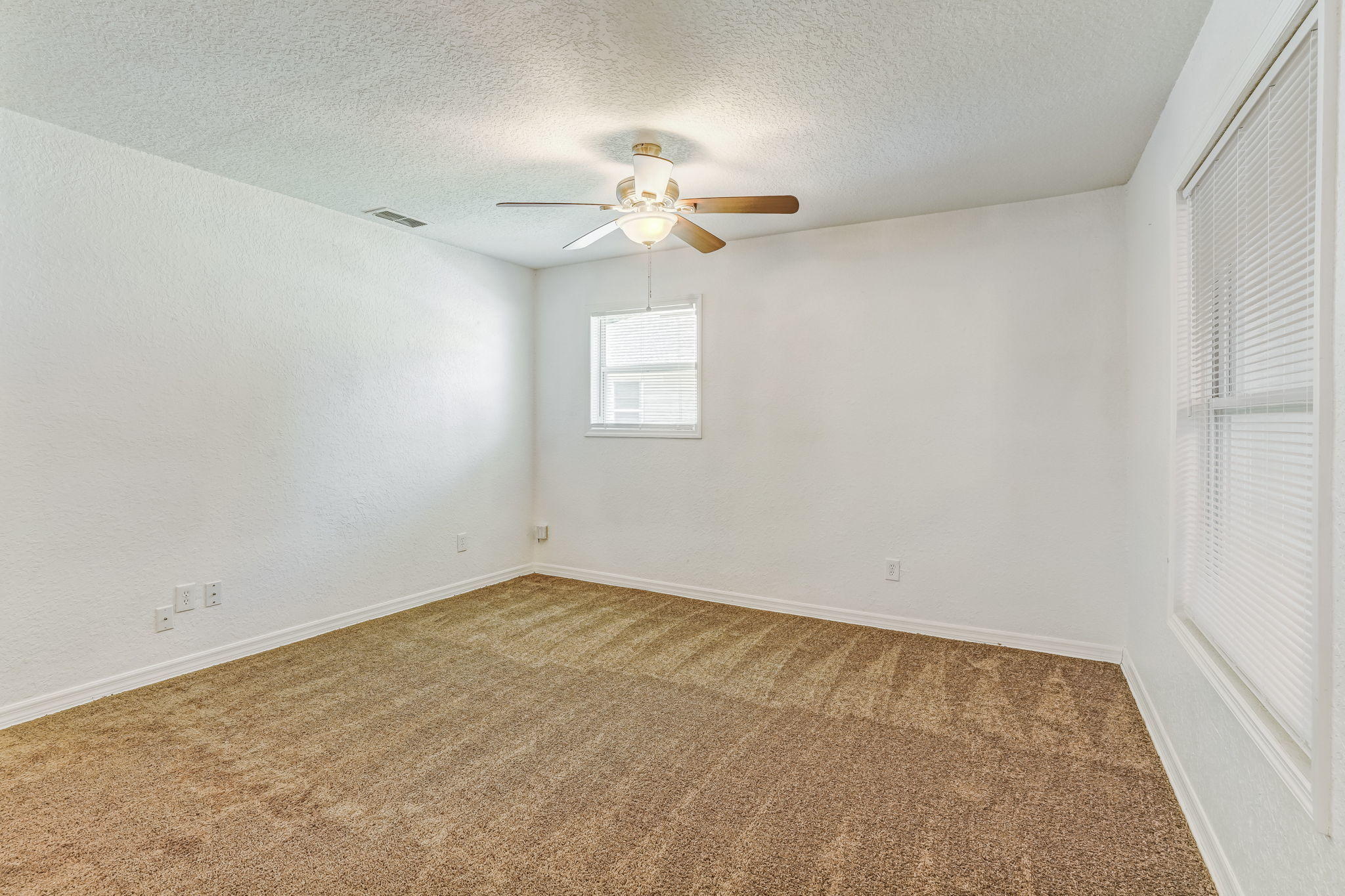 2136 Tuskegee Road Jacksonville, FL 32209 - Photo 12 of 26 22-web-or-mls-Tuskegee Rd (29 of 38)