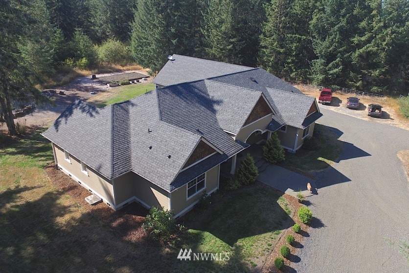 12445 Hubbard Road Southeast Rainier, WA 98576 - Photo 2 of 25 Gallery Image 2