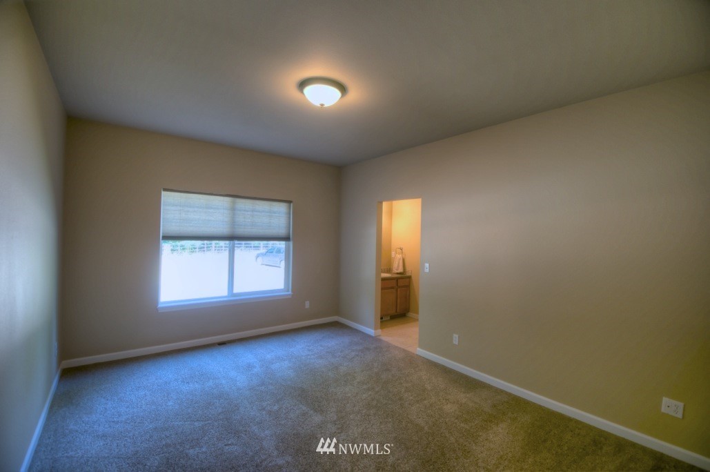 12445 Hubbard Road Southeast Rainier, WA 98576 - Photo 14 of 25 Gallery Image 14