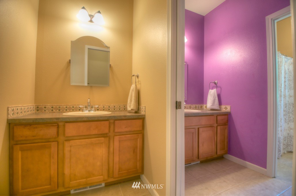 12445 Hubbard Road Southeast Rainier, WA 98576 - Photo 16 of 25 Gallery Image 16