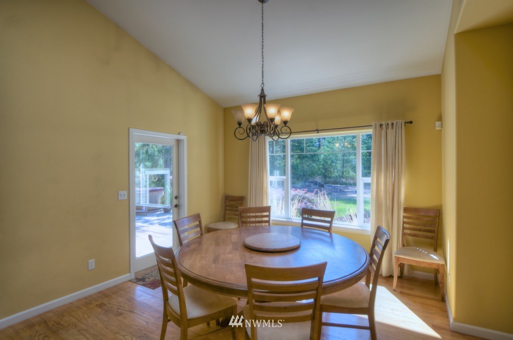 12445 Hubbard Road Southeast Rainier, WA 98576 - Photo 8 of 25 Gallery Image 8
