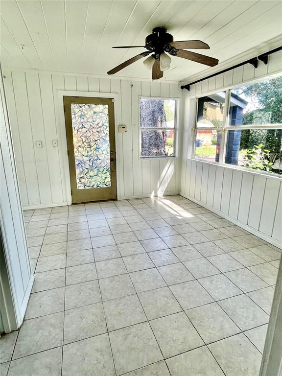 915 East Walnut Street Lakeland, FL 33801 - Photo 23 of 27 a view of an empty room and window