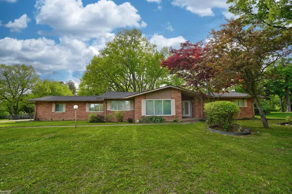 $259,900 | 5531 Sugarbush Lane, Flint, MI 48532