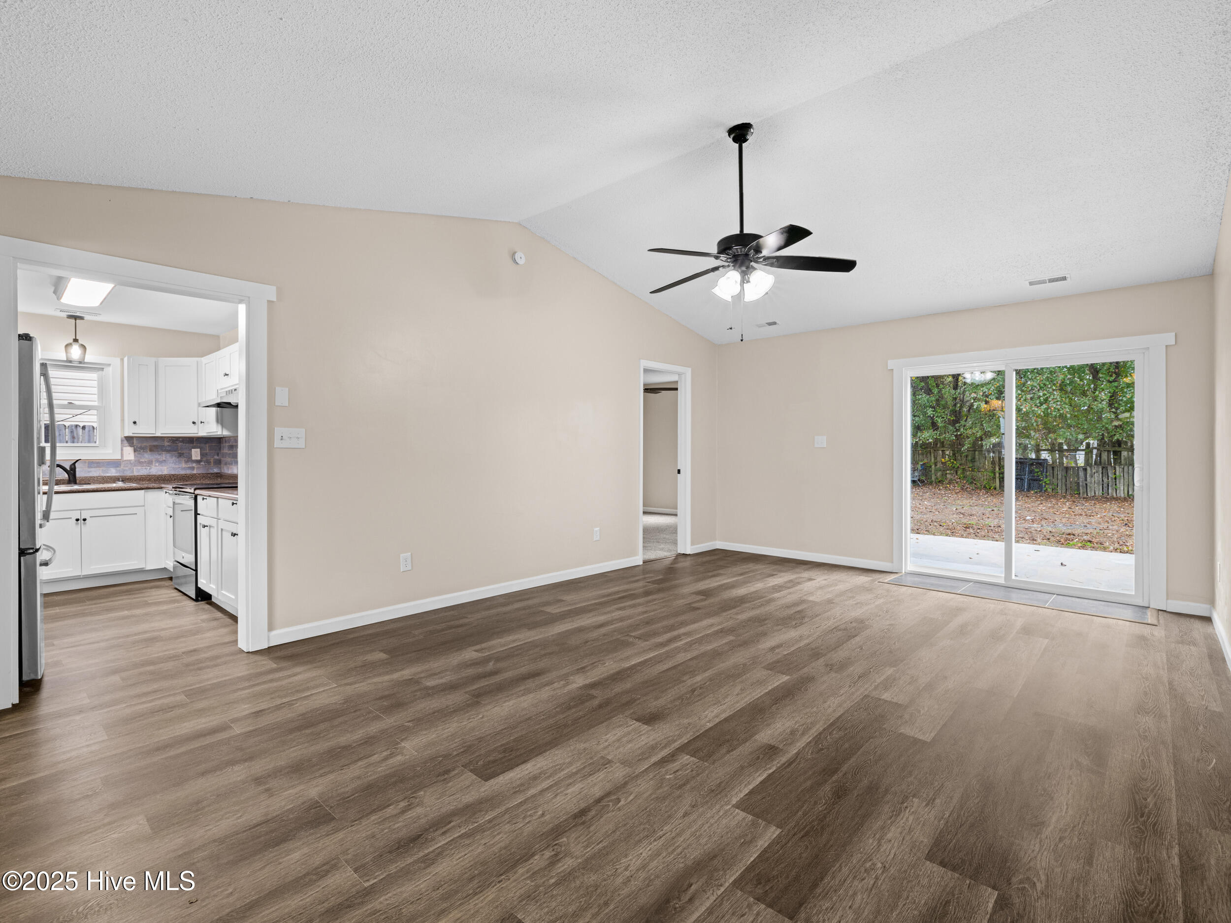 3008 Foxhorn Road Jacksonville, NC 28546 - Photo 10 of 36 025a1492