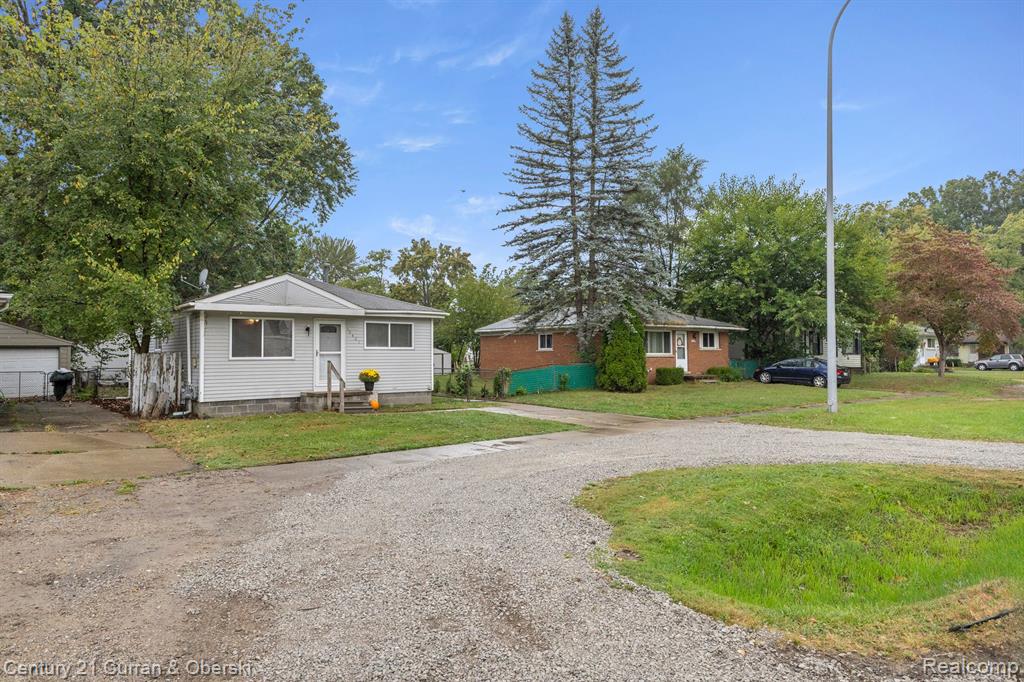 19461 Inkster Road Livonia, MI 48152 - Photo 4 of 23 Gallery Image 4