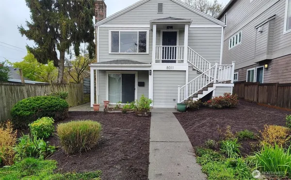 $2,200 | 8011 12th Avenue Northeast, Unit LL, Seattle, WA 98115