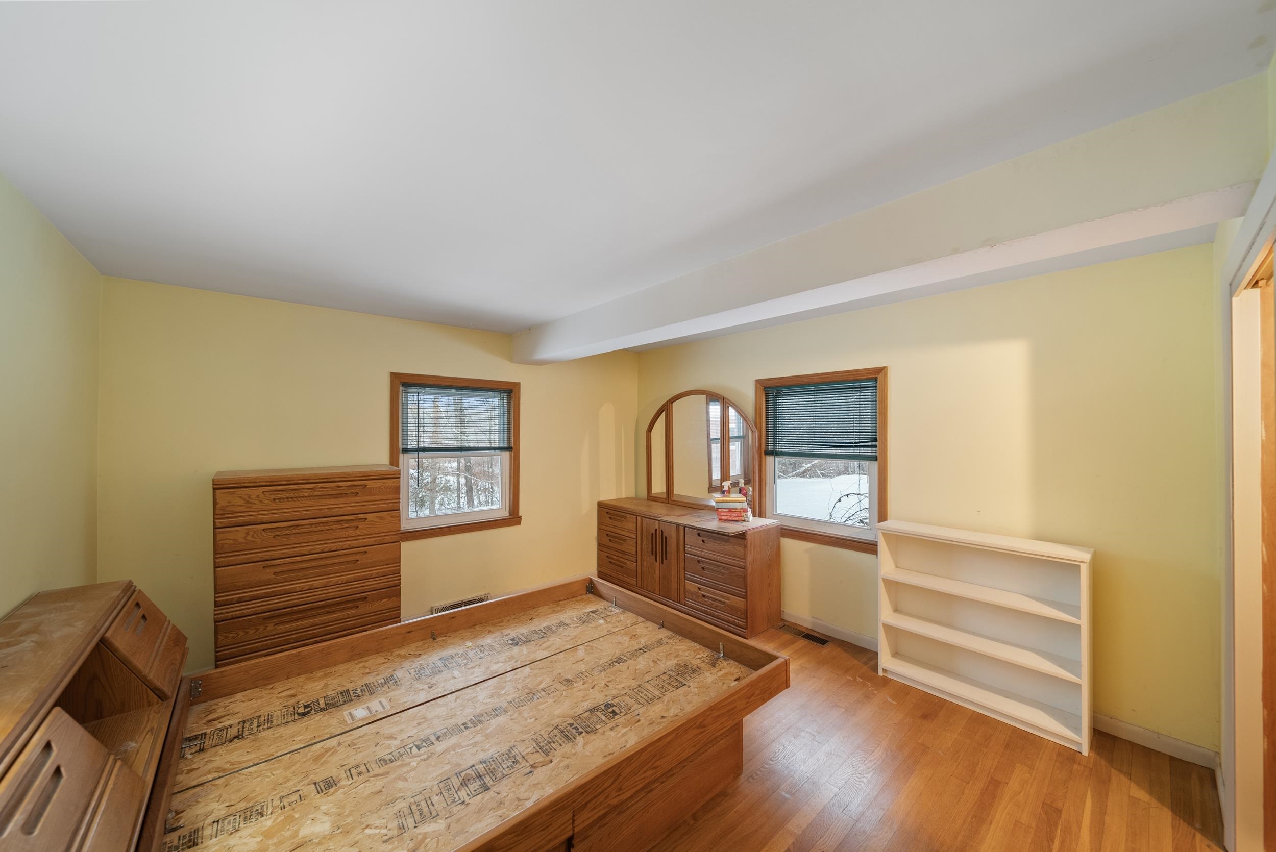 330 Mammoth Road Londonderry, NH 03053 - Photo 8 of 37 Gallery Image 8