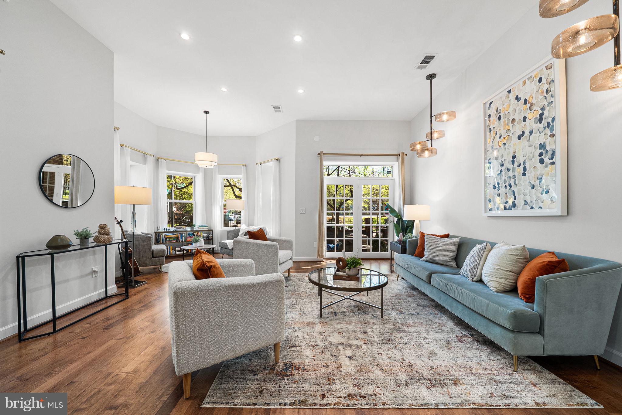 656 9th Street Northeast Washington, DC 20002 - Photo 5 of 56 Living Room