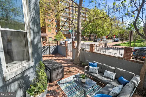 $1,575,000 | 656 9th Street Northeast, Washington, DC 20002
