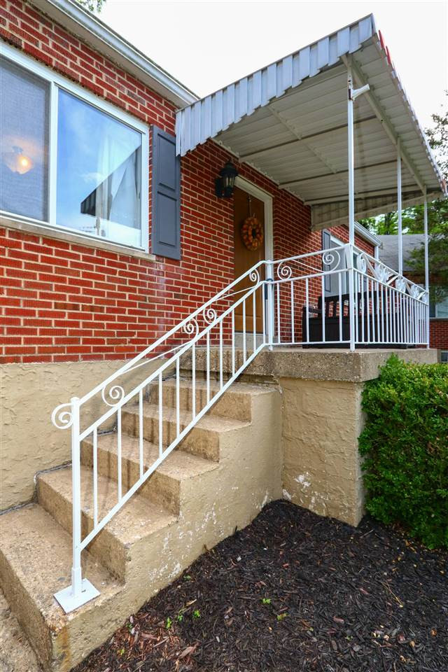 359 Riddle Place Newport, KY 41071 - Photo 3 of 26 Gallery Image 3
