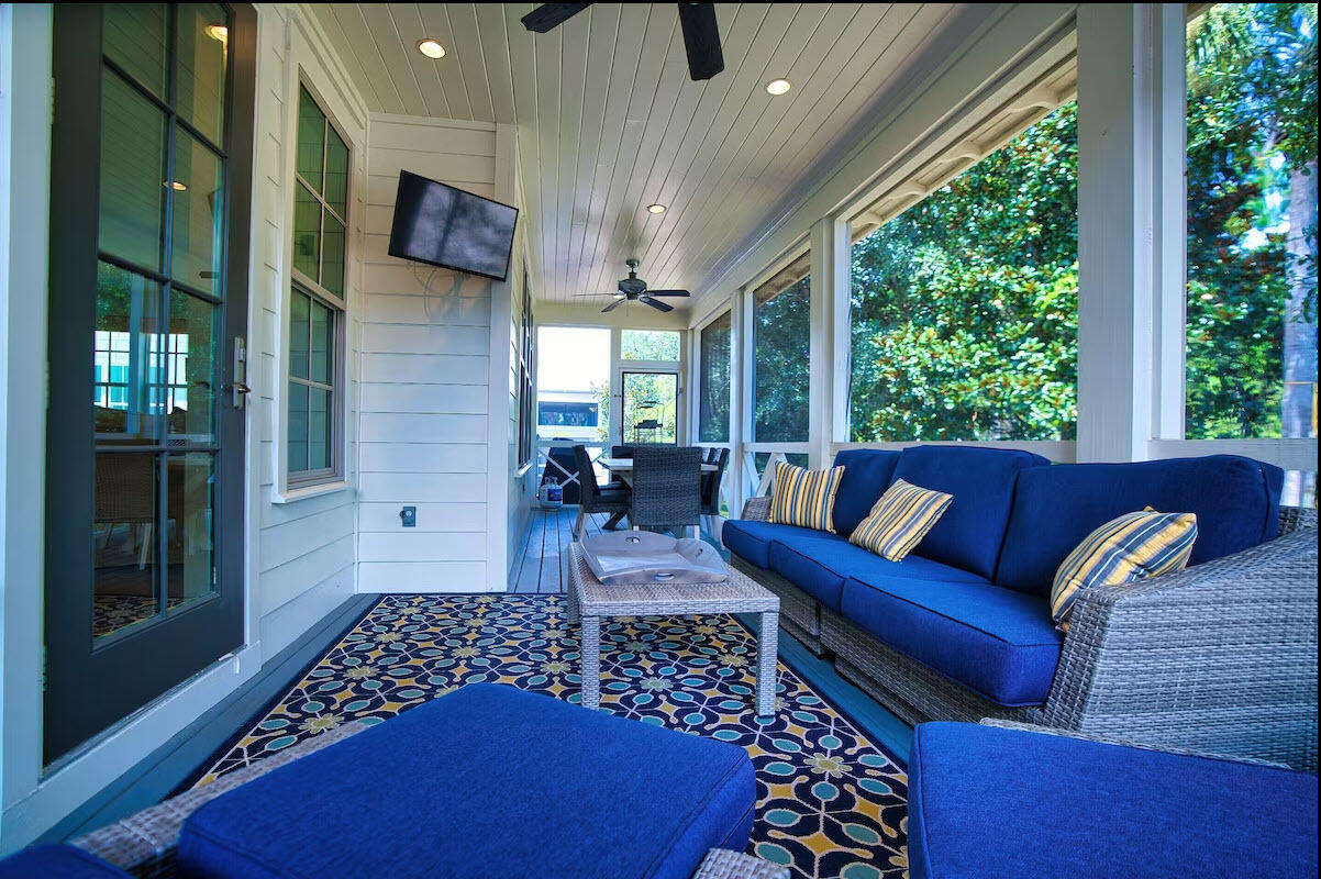 12 Cypress Circle Santa Rosa Beach, FL 32459 - Photo 15 of 33 a living room with furniture and a rug