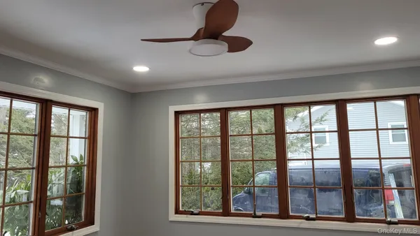 $5,250 | 8 Dee Place, Huntington Station, NY 11746