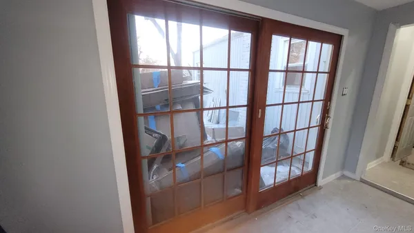 $5,250 | 8 Dee Place, Huntington Station, NY 11746