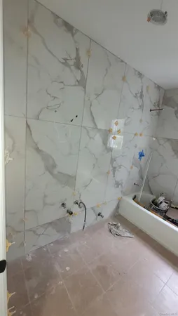 $5,250 | 8 Dee Place, Huntington Station, NY 11746