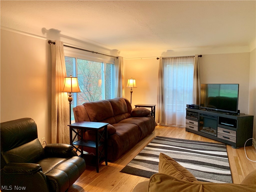 180 Brush Road Cleveland, OH 44143 - Photo 20 of 35 Gallery Image 20