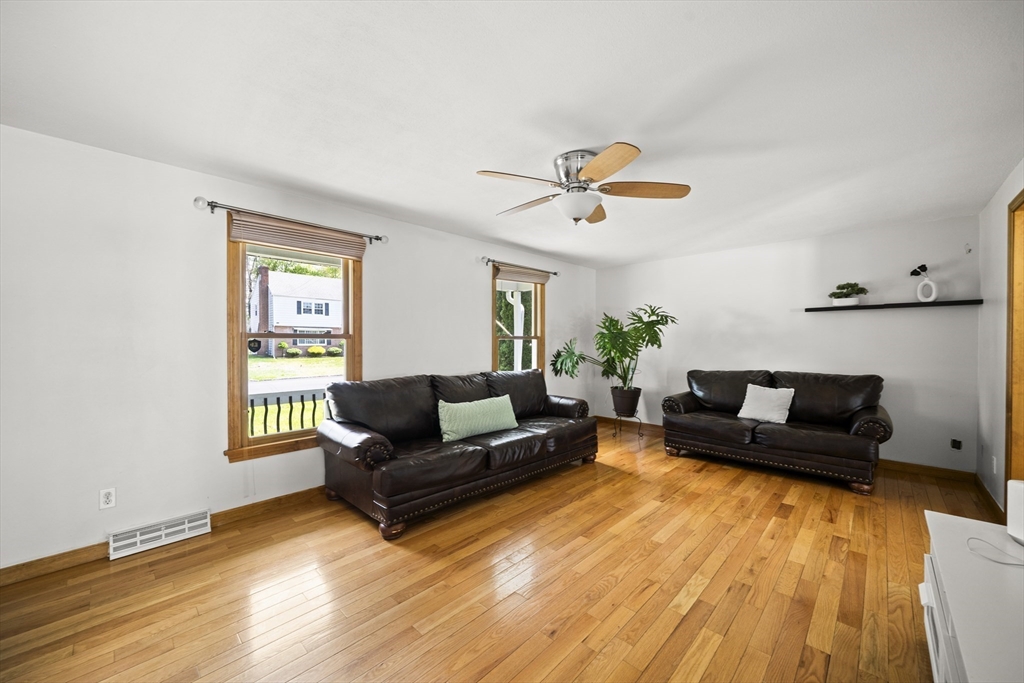 84 Wheeler Avenue Springfield, MA 01118 - Photo 13 of 42
