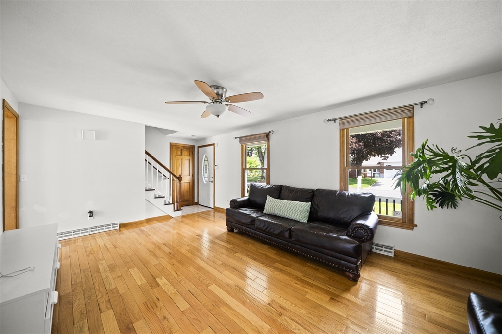 84 Wheeler Avenue Springfield, MA 01118 - Photo 15 of 42