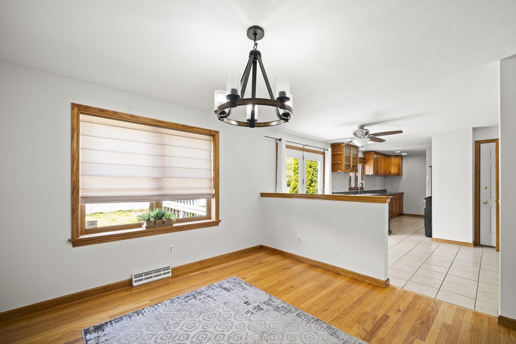 84 Wheeler Avenue Springfield, MA 01118 - Photo 17 of 42