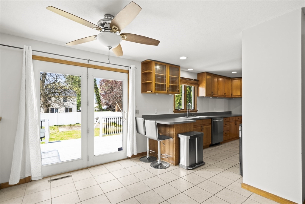 84 Wheeler Avenue Springfield, MA 01118 - Photo 19 of 42