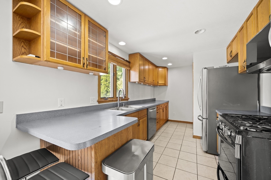 84 Wheeler Avenue Springfield, MA 01118 - Photo 20 of 42