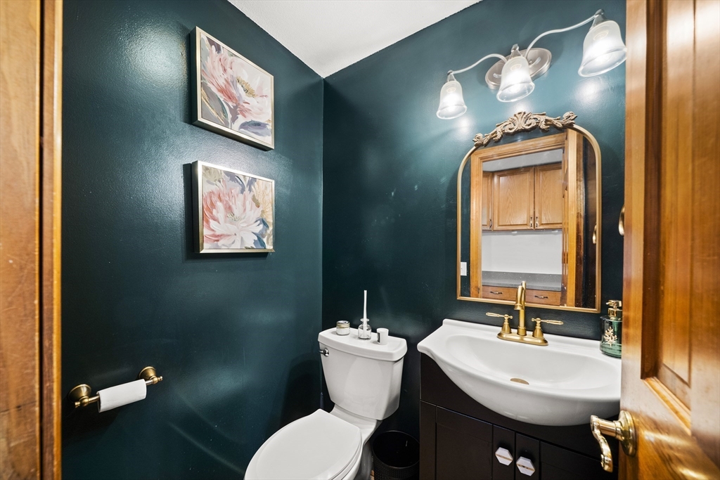 84 Wheeler Avenue Springfield, MA 01118 - Photo 23 of 42