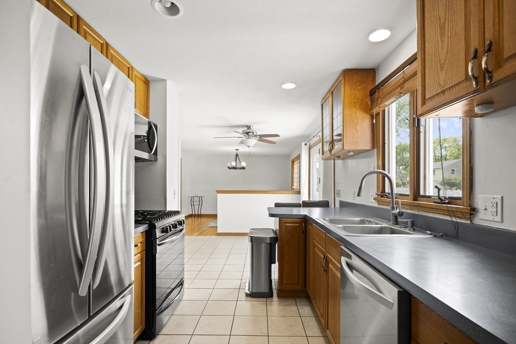 84 Wheeler Avenue Springfield, MA 01118 - Photo 24 of 42