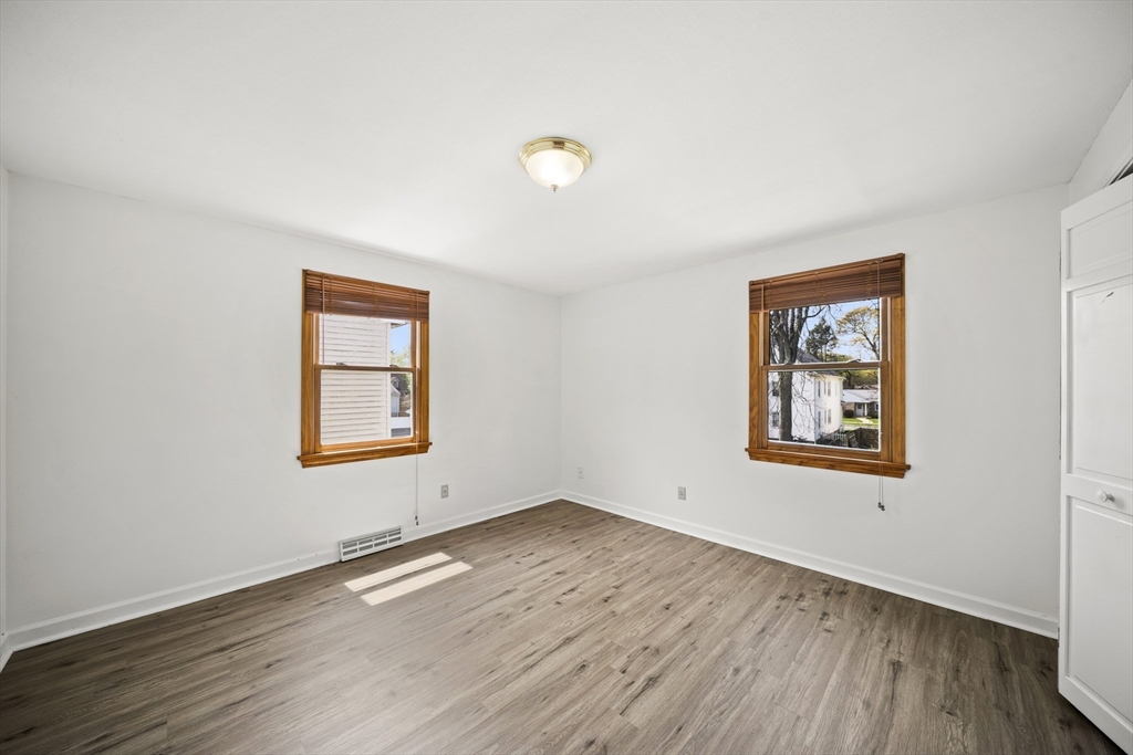 84 Wheeler Avenue Springfield, MA 01118 - Photo 27 of 42