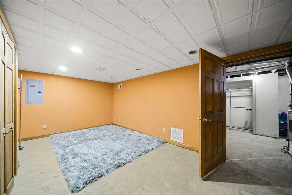 84 Wheeler Avenue Springfield, MA 01118 - Photo 36 of 42