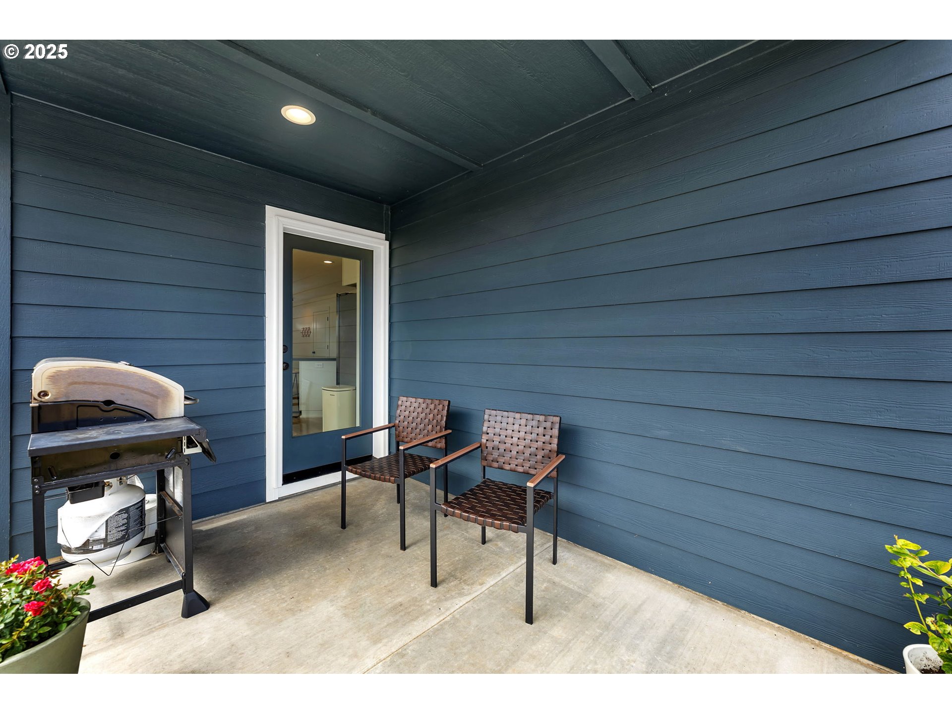 502 Cardinal Avenue Winlock, WA 98596 - Photo 25 of 33 a backyard of a house with barbeque oven table and chairs