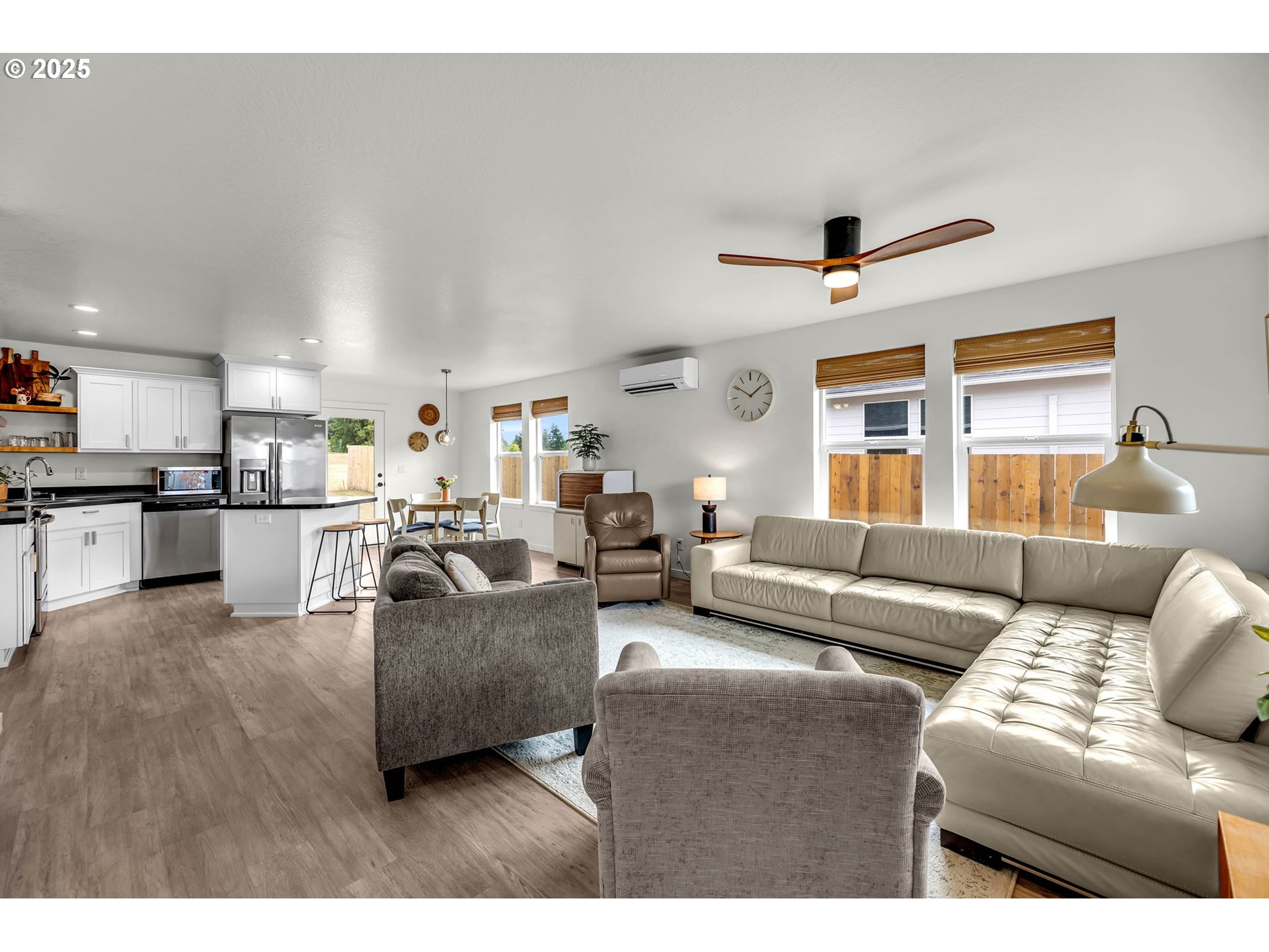 502 Cardinal Avenue Winlock, WA 98596 - Photo 5 of 33 a living room with furniture and a large window