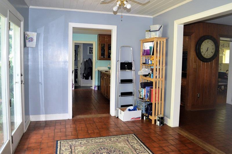 242 Shadowbrook Road Winchester, TN 37398 - Photo 12 of 30 Just off the kitchen is the 13x10 Florida room with access to the den too.