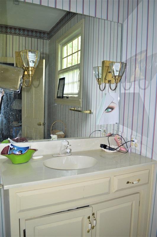 242 Shadowbrook Road Winchester, TN 37398 - Photo 17 of 30 This is the first full bath in the master with a large walk-in shower stall.