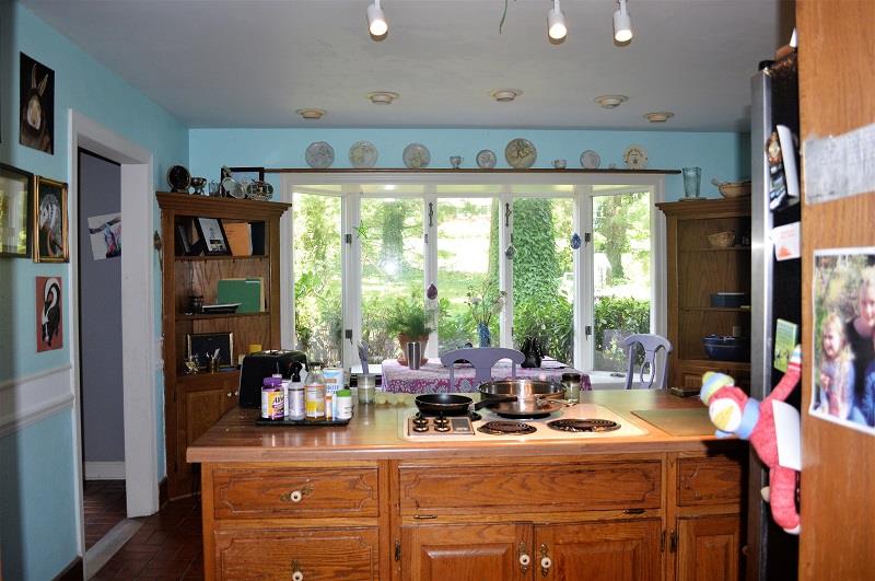 242 Shadowbrook Road Winchester, TN 37398 - Photo 9 of 30 Access to the kitchen from the Formal dining room. Gorgeous view from the bay window while you enjoy your morning coffee.