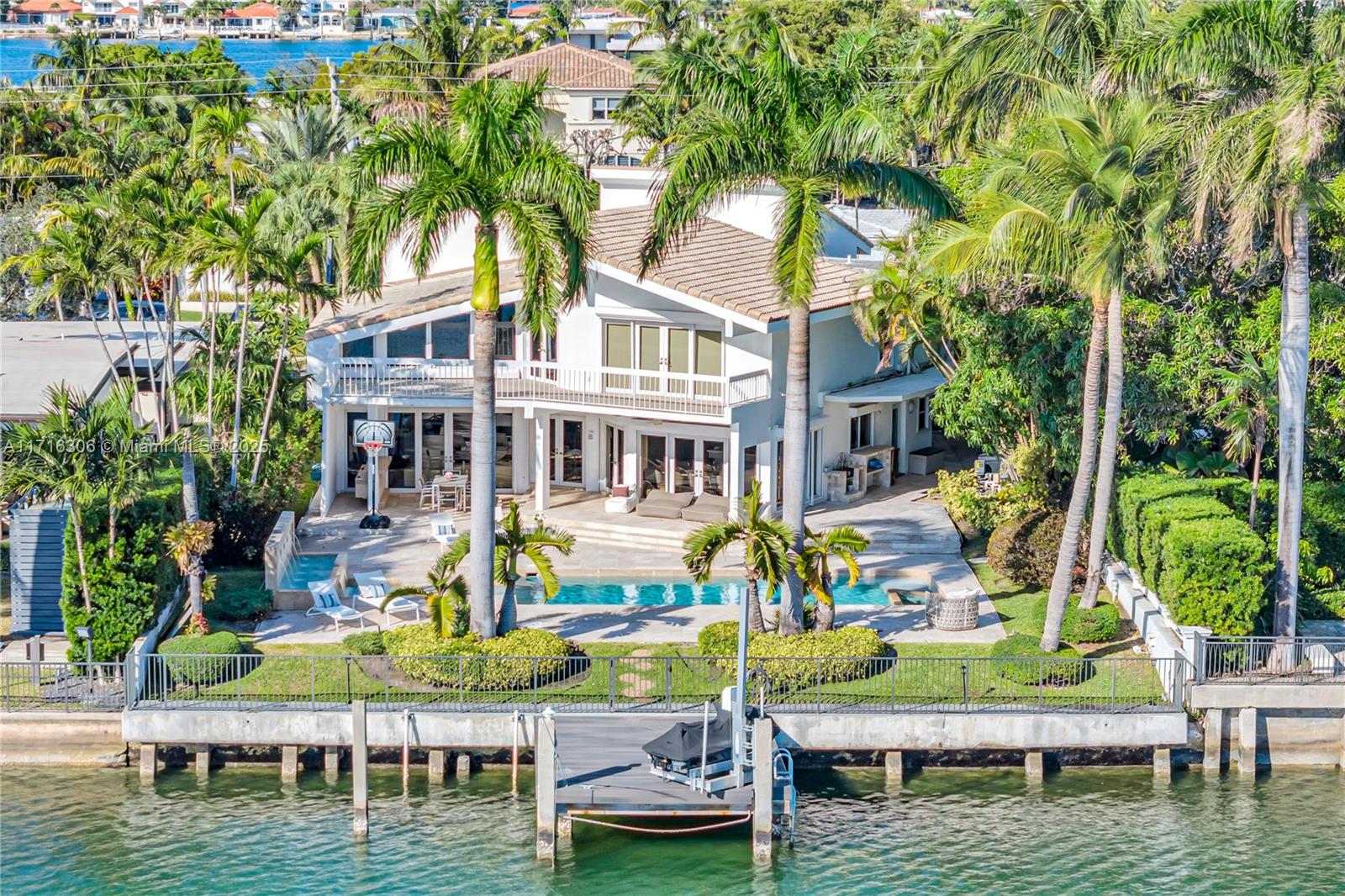 1480 Daytonia Road Miami Beach, FL 33141 - Photo 1 of 36