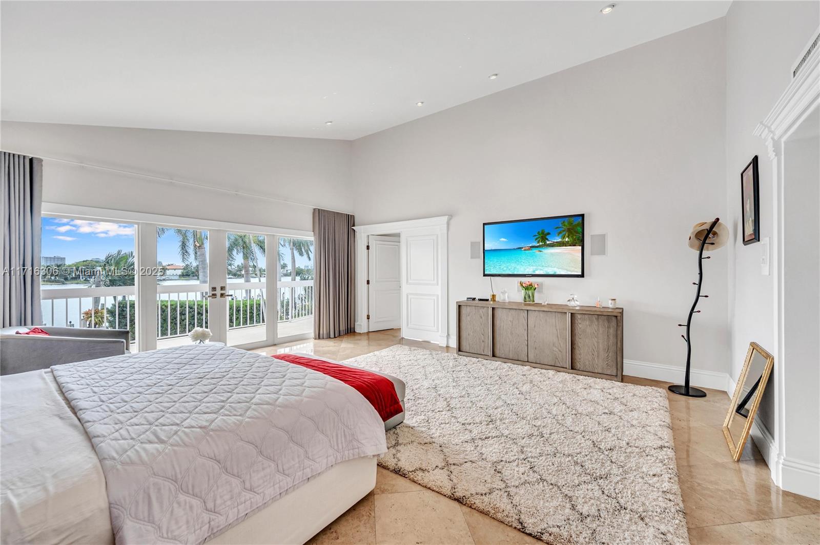1480 Daytonia Road Miami Beach, FL 33141 - Photo 19 of 36