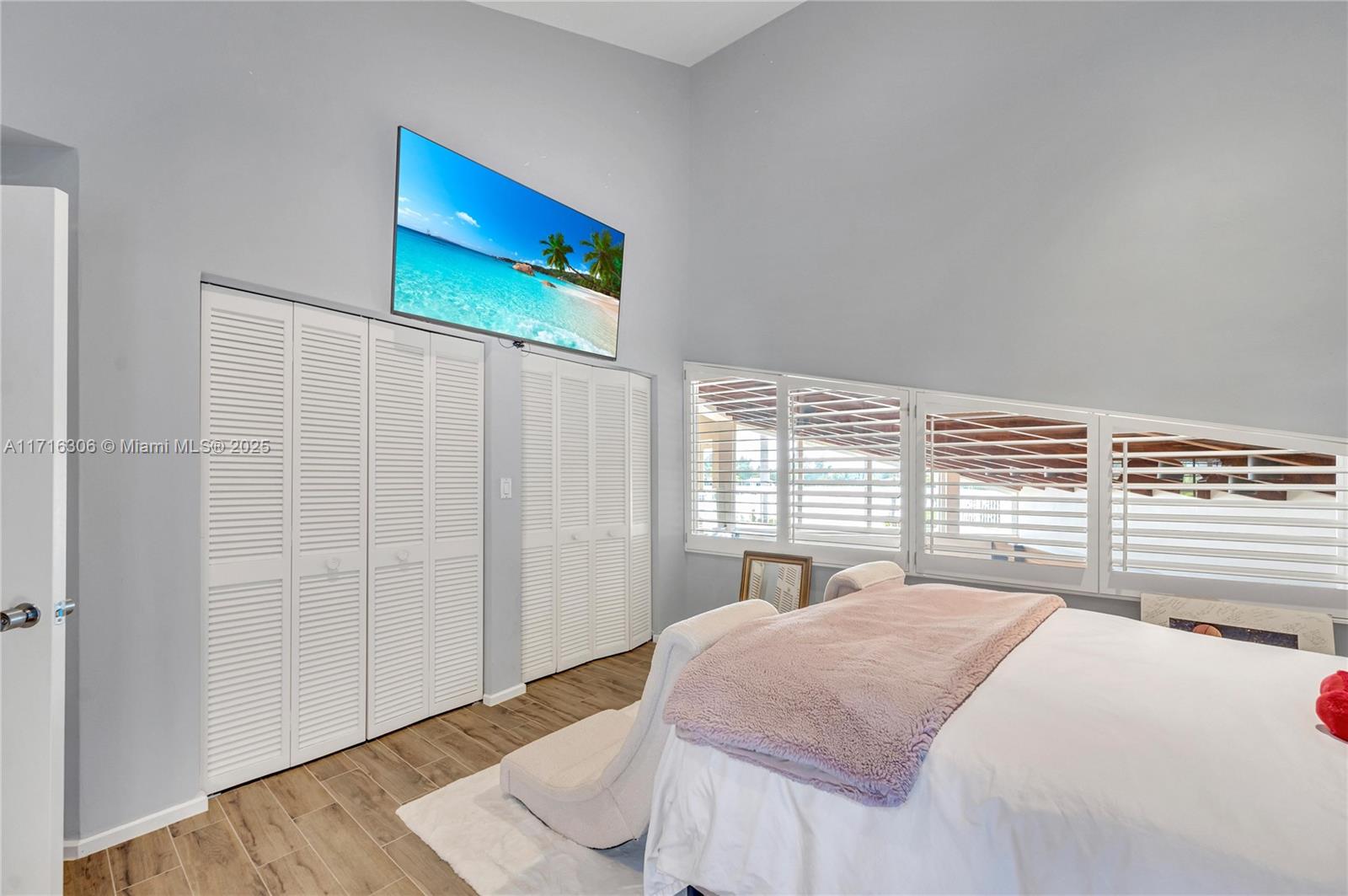 1480 Daytonia Road Miami Beach, FL 33141 - Photo 23 of 36
